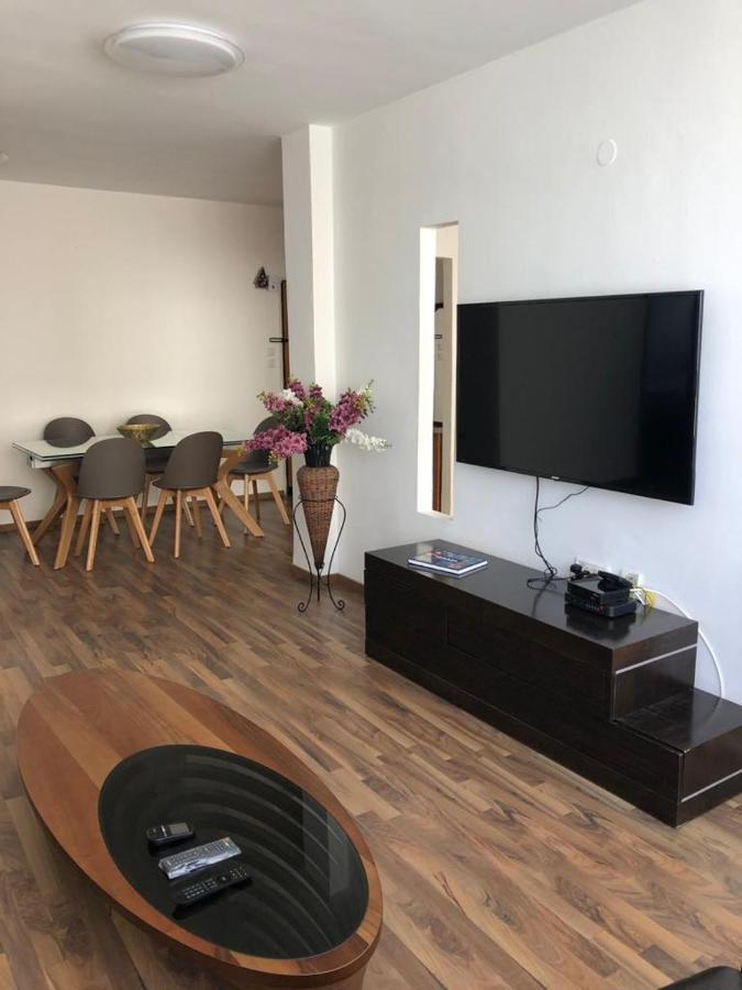 Sky Home Apartment Jabotinsky 8 Bat Yam Exterior foto